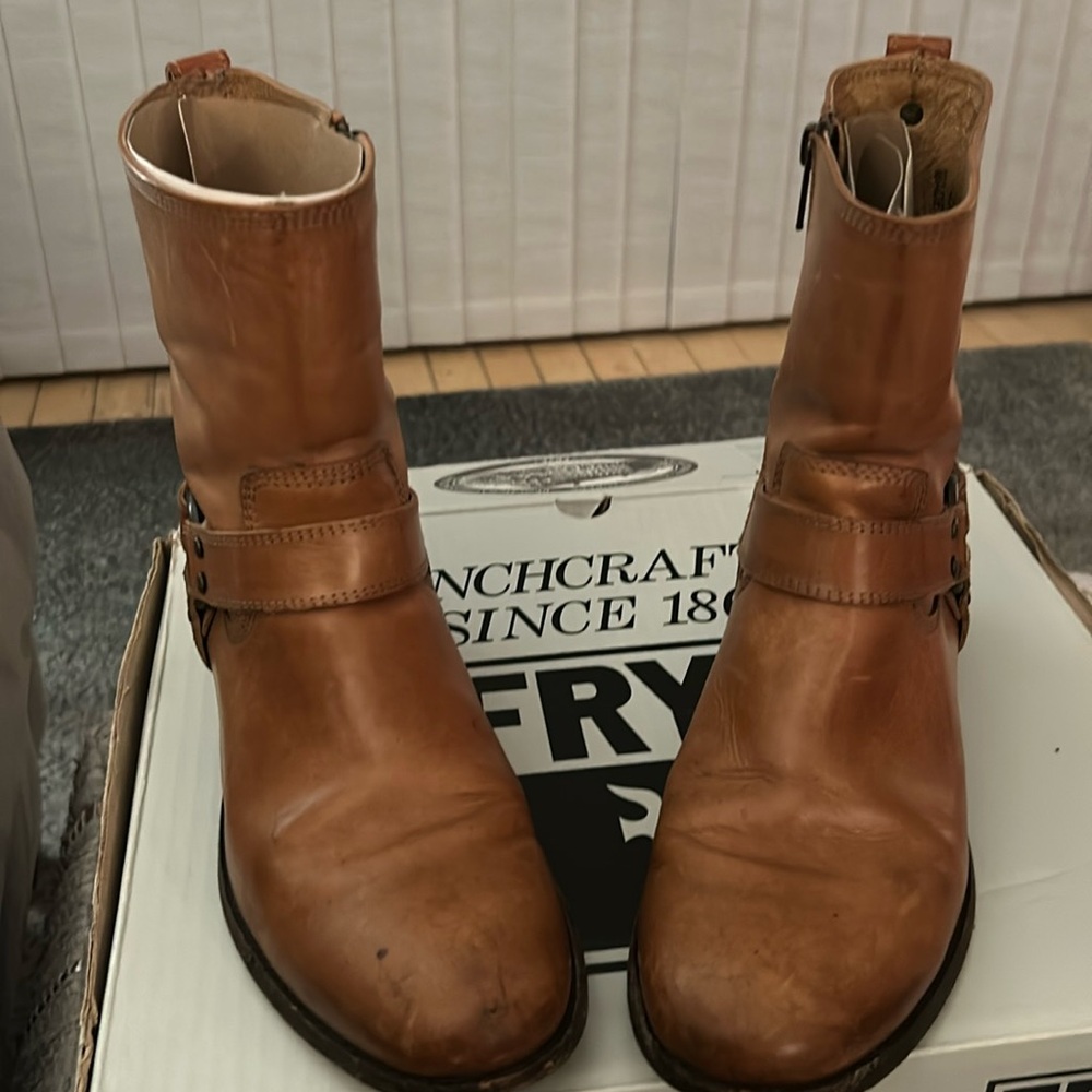 Frye Short Boot - Camel Color